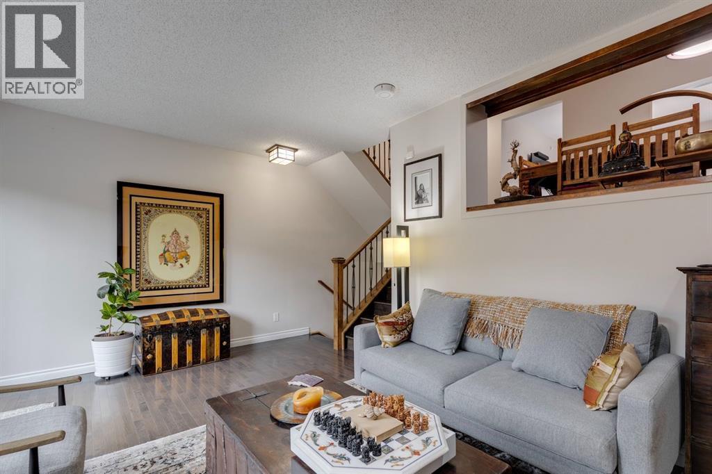 Single Family House 4 Level for Sale in  Point Mckay Road NW Point McKay Calgary 