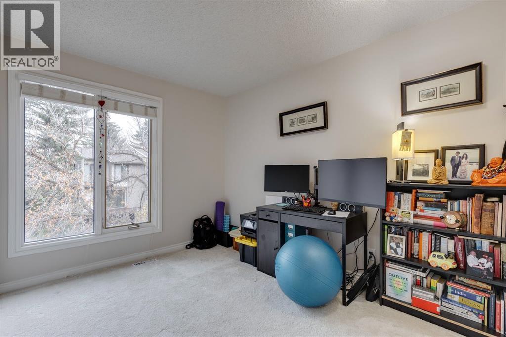 Single Family House 4 Level for Sale in  Point Mckay Road NW Point McKay Calgary 