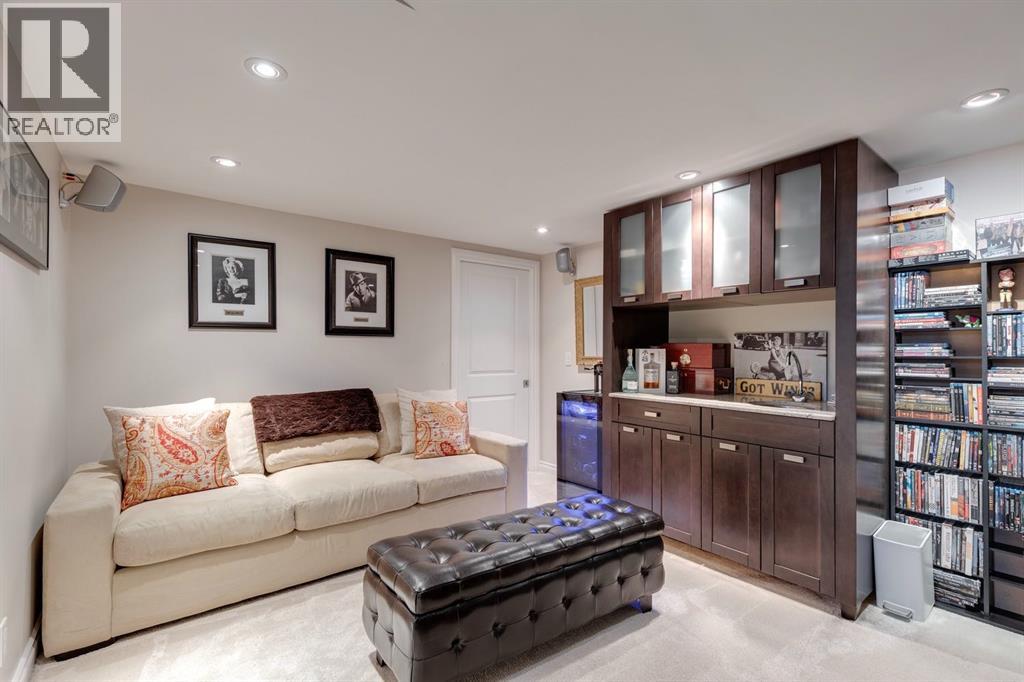 Single Family House 4 Level for Sale in  Point Mckay Road NW Point McKay Calgary 