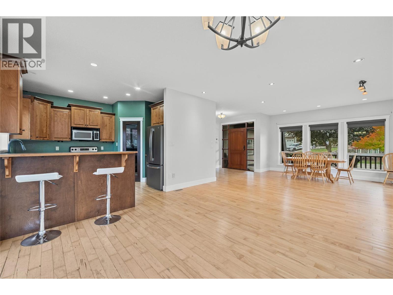 1660 22 Street NE, Salmon Arm