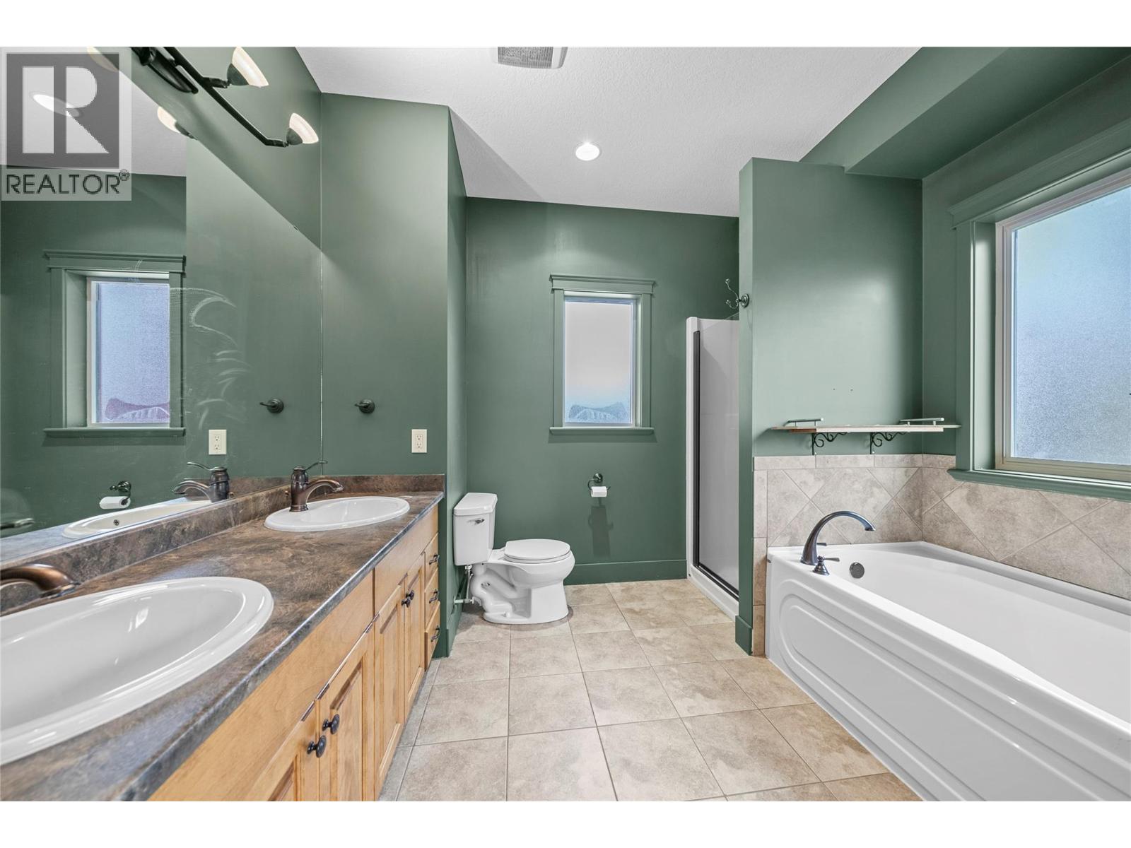 1660 22 Street NE, Salmon Arm