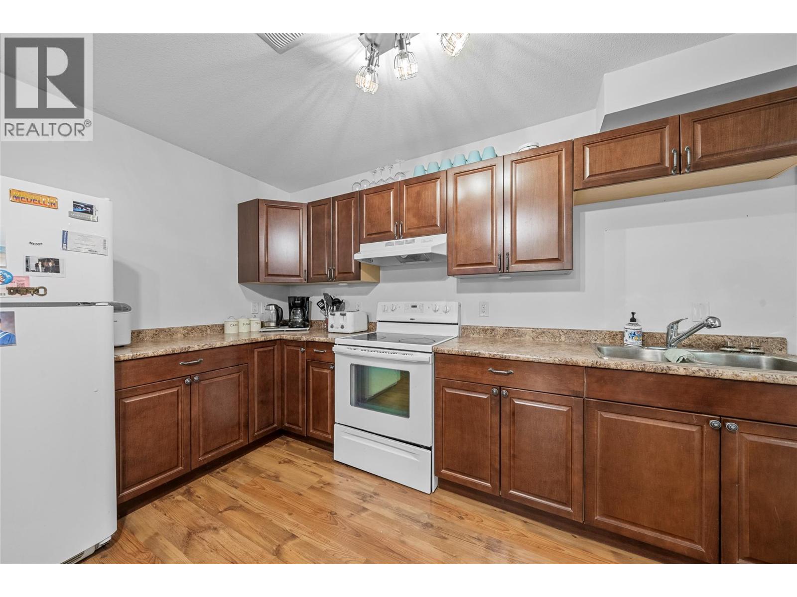 1660 22 Street NE, Salmon Arm