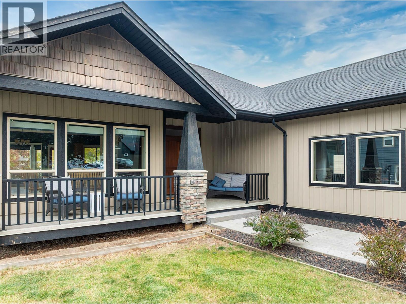 1660 22 Street NE, Salmon Arm
