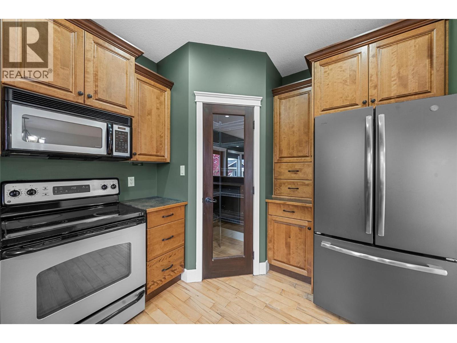 1660 22 Street NE, Salmon Arm