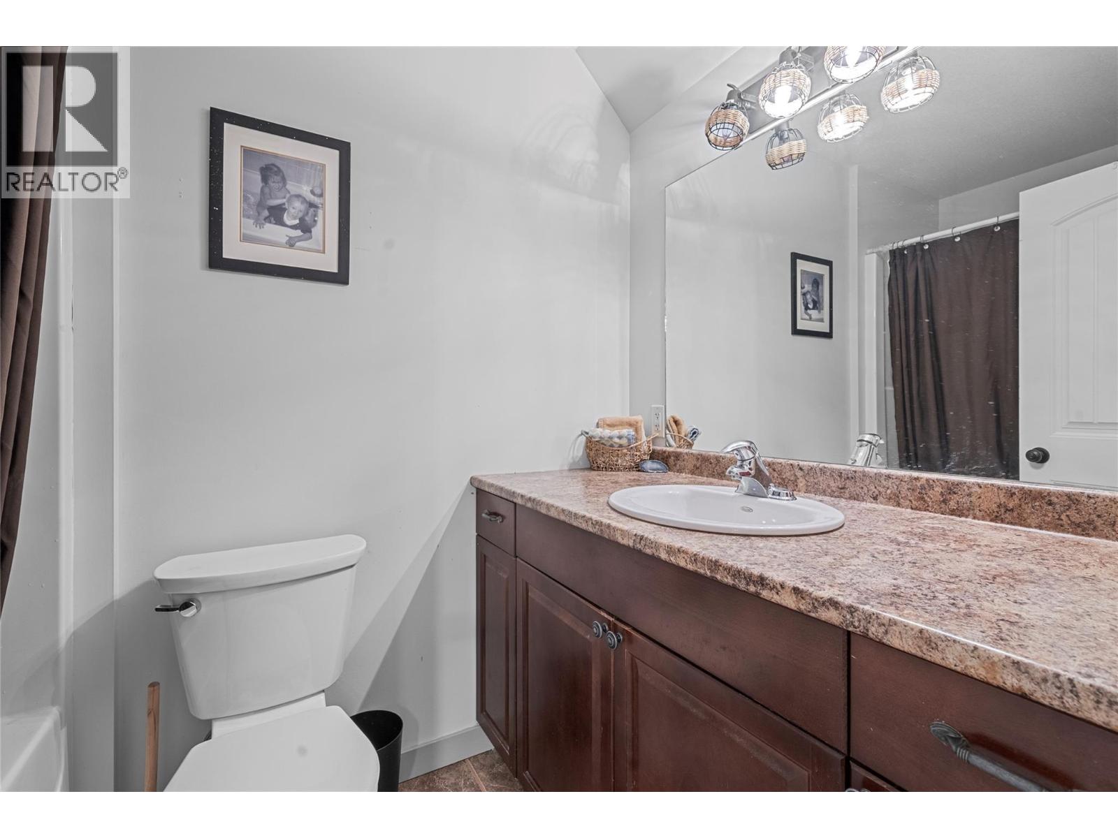 1660 22 Street NE, Salmon Arm