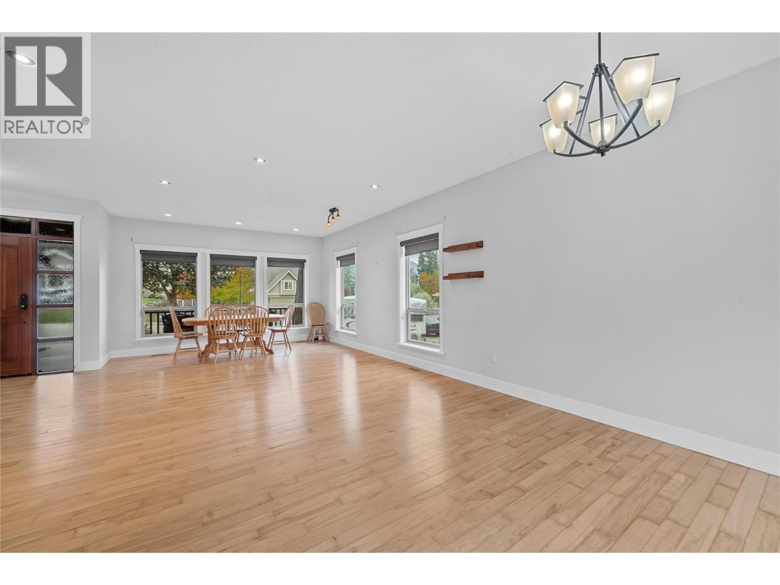 1660 22 Street NE, Salmon Arm