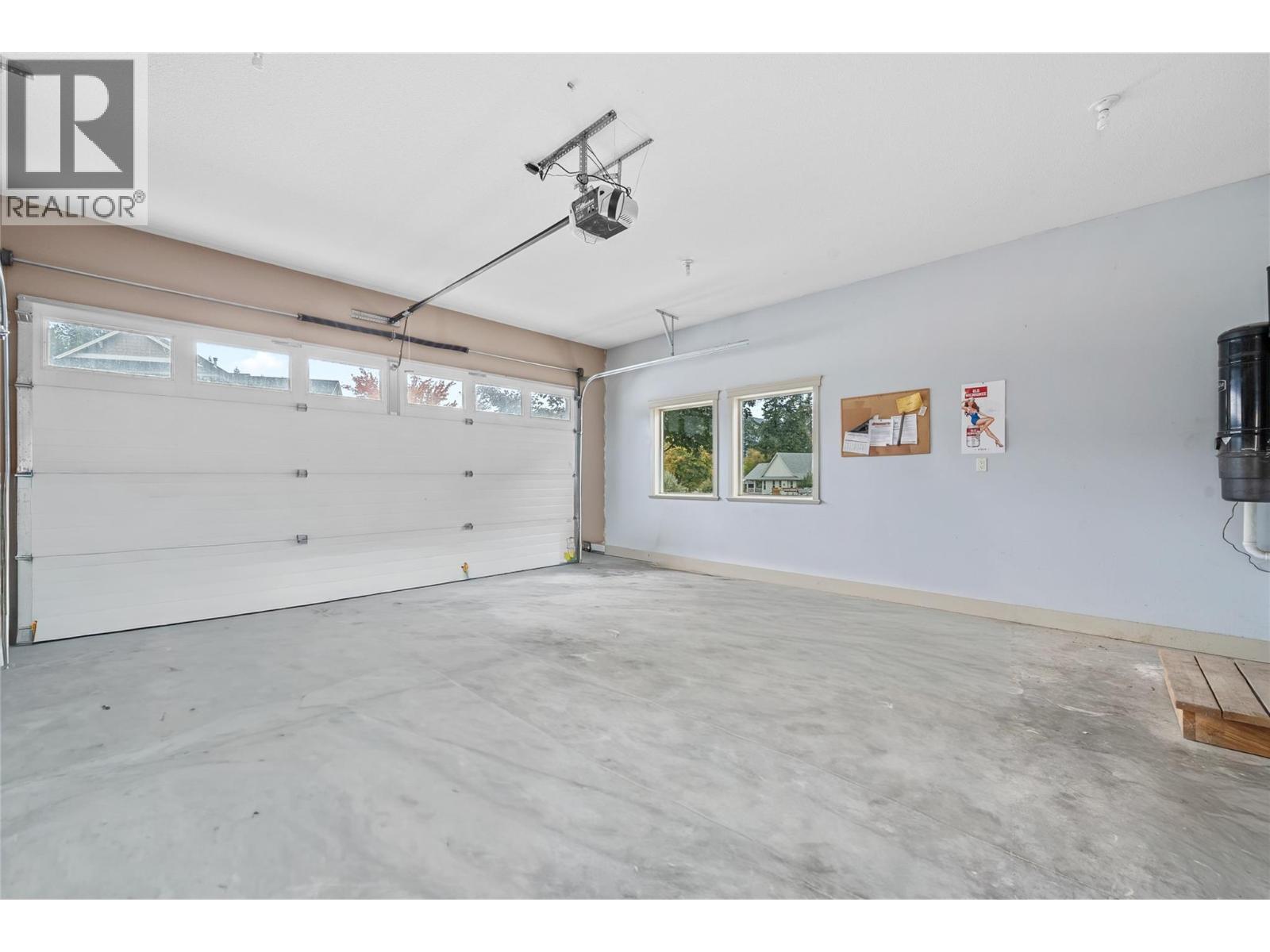 1660 22 Street NE, Salmon Arm