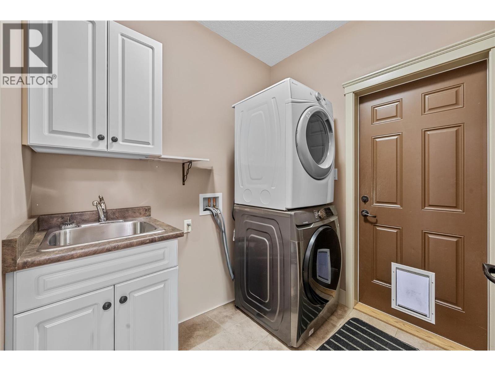 1660 22 Street NE, Salmon Arm