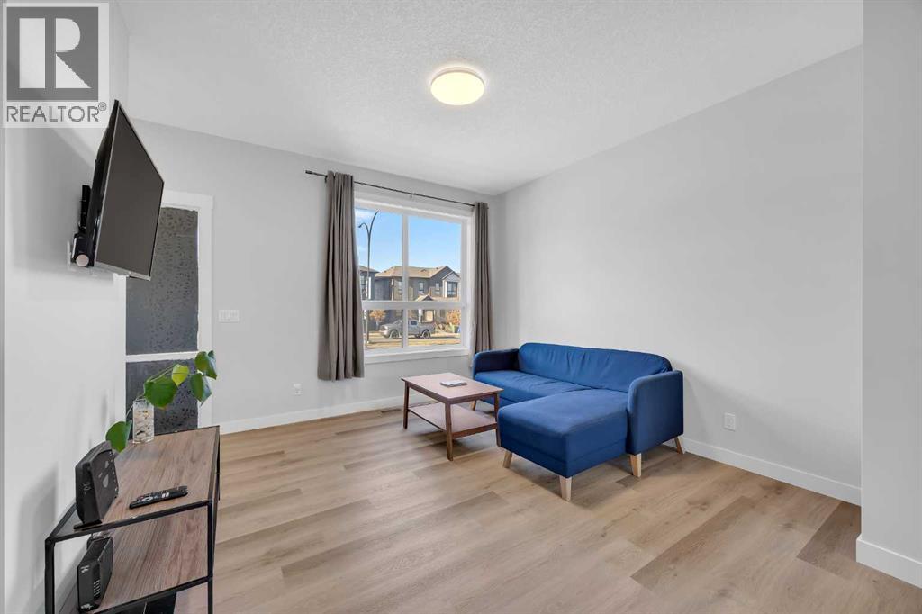 Single Family House for Sale in  Silverton Glen Green SW Silverado Calgary 