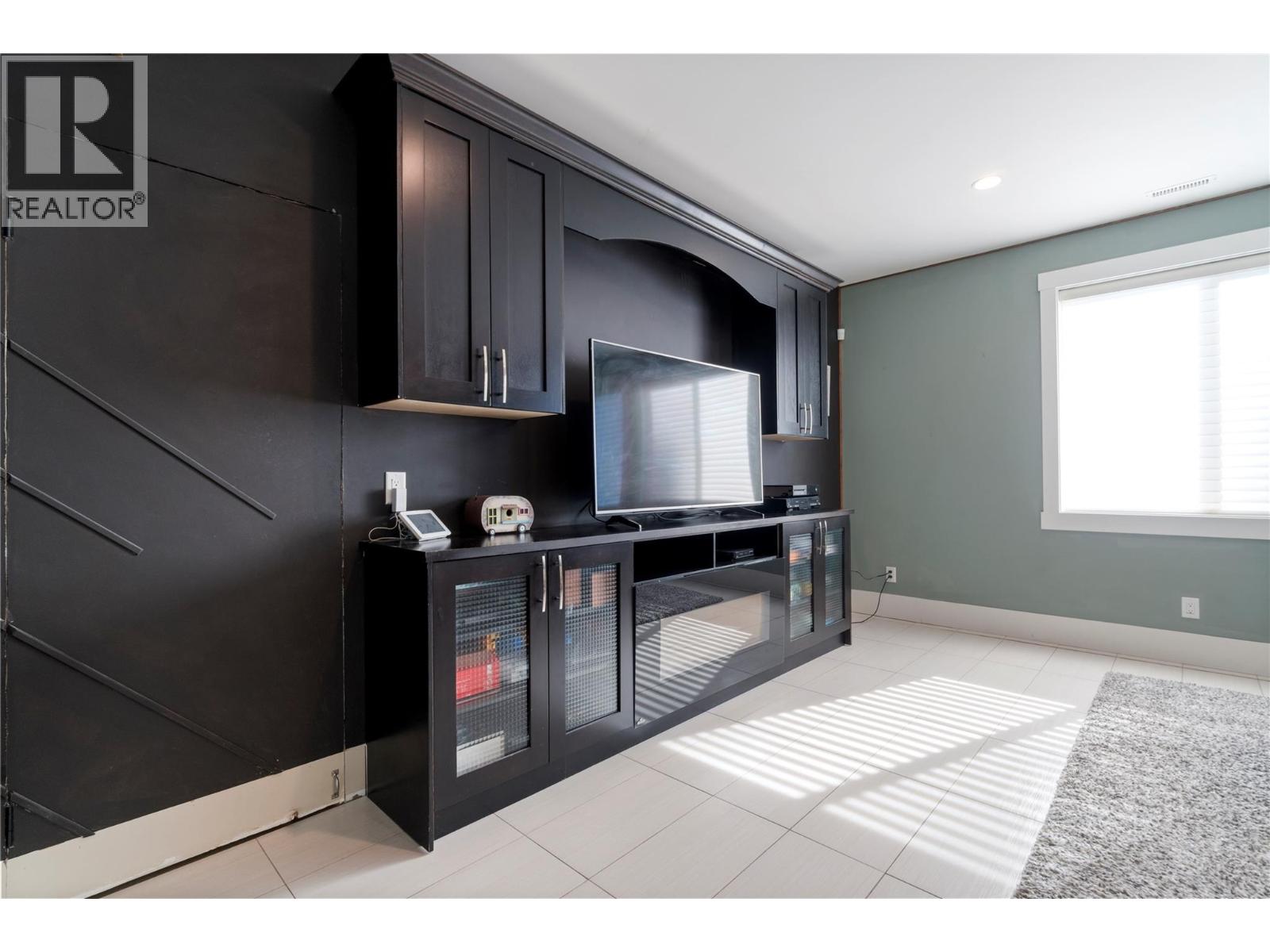  1180 Shuswap Street Southeast, Salmon Arm