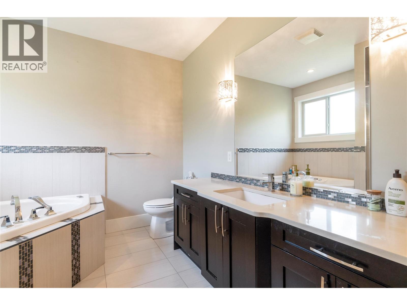  1180 Shuswap Street Southeast, Salmon Arm