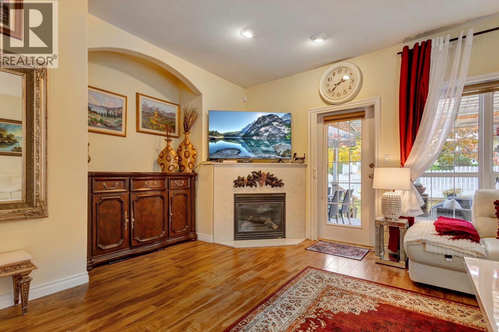  393 McCarren Avenue, Kelowna