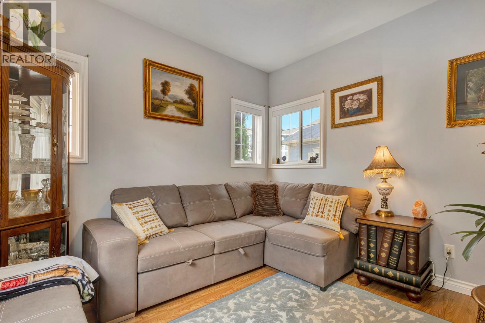  393 McCarren Avenue, Kelowna