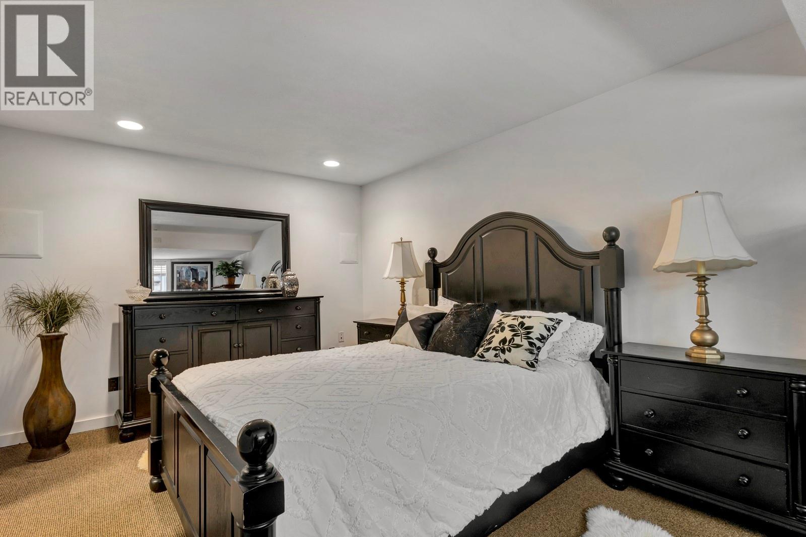  393 McCarren Avenue, Kelowna