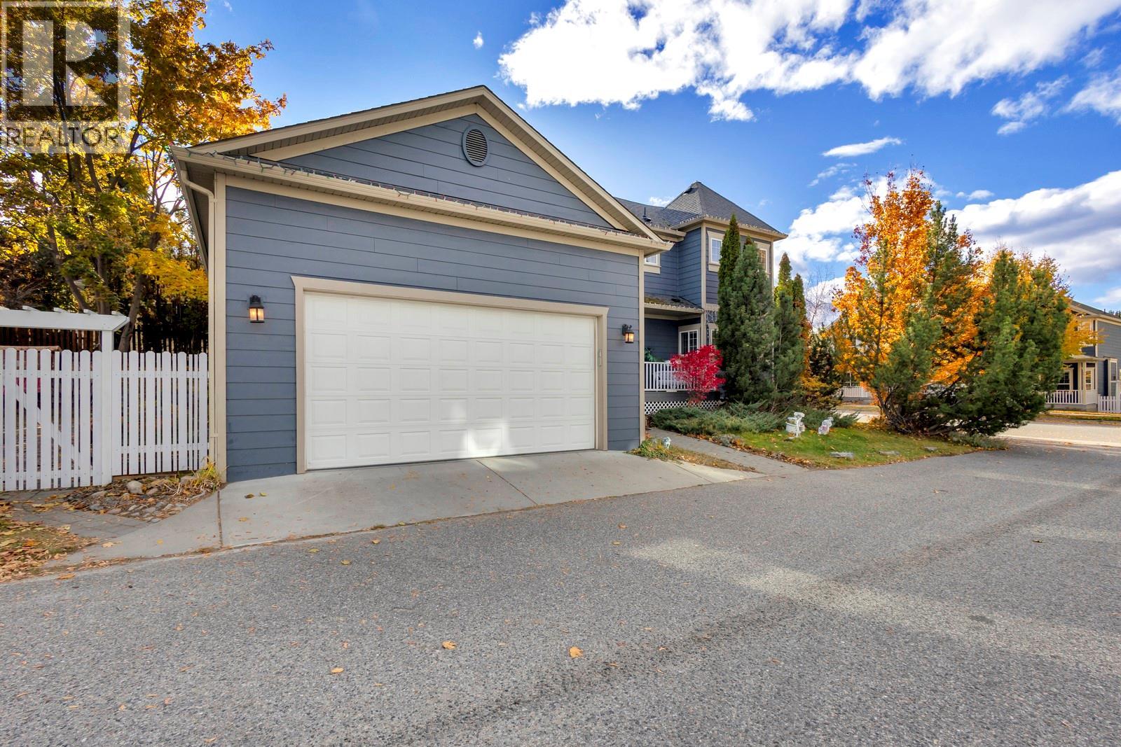  393 McCarren Avenue, Kelowna