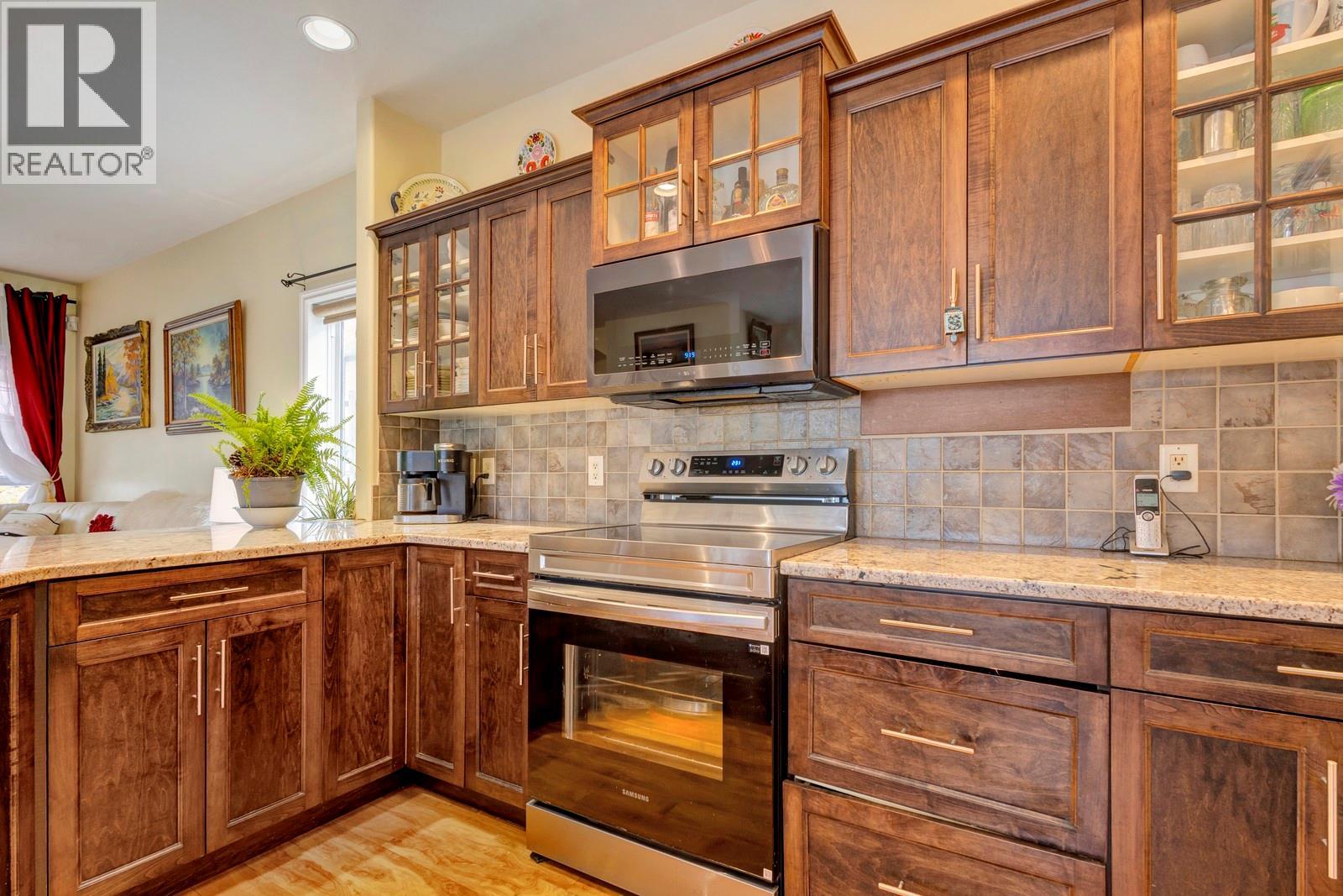  393 McCarren Avenue, Kelowna