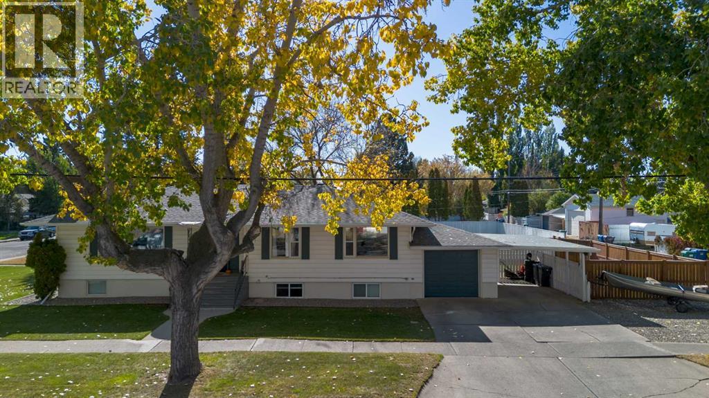 Single Family House Bungalow for Sale in   Avenue S Glendale Lethbridge 