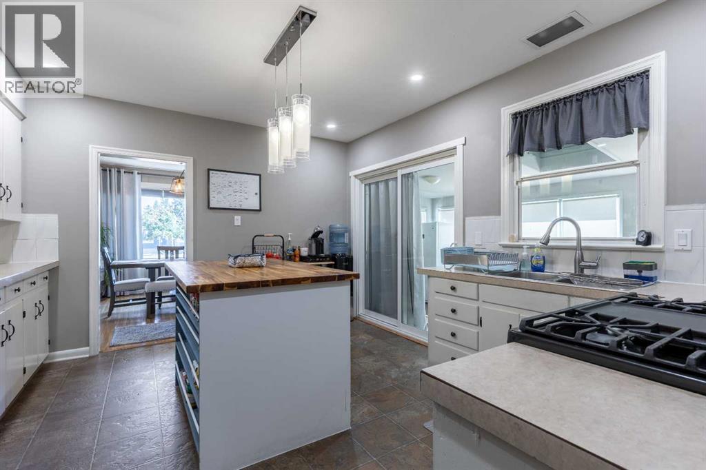 Single Family House Bungalow for Sale in   Avenue S Glendale Lethbridge 