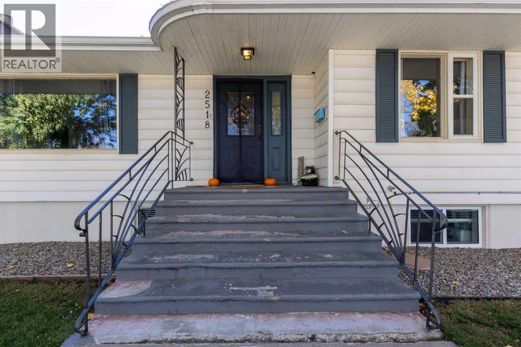 Single Family House Bungalow for Sale in   Avenue S Glendale Lethbridge 