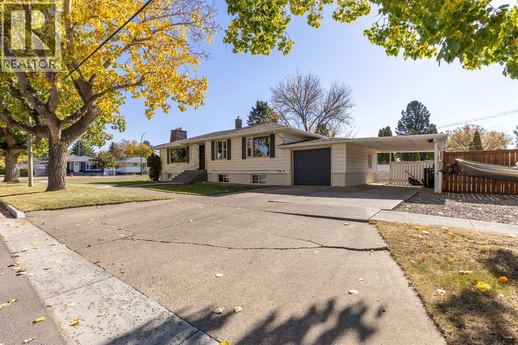 Single Family House Bungalow for Sale in   Avenue S Glendale Lethbridge 