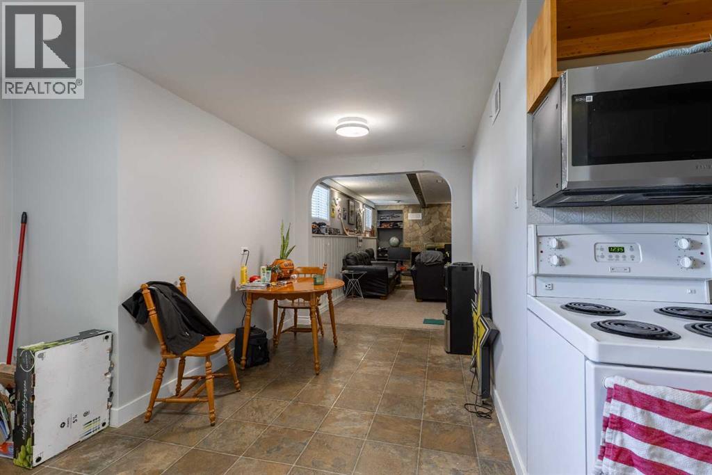 Single Family House Bungalow for Sale in   Avenue S Glendale Lethbridge 