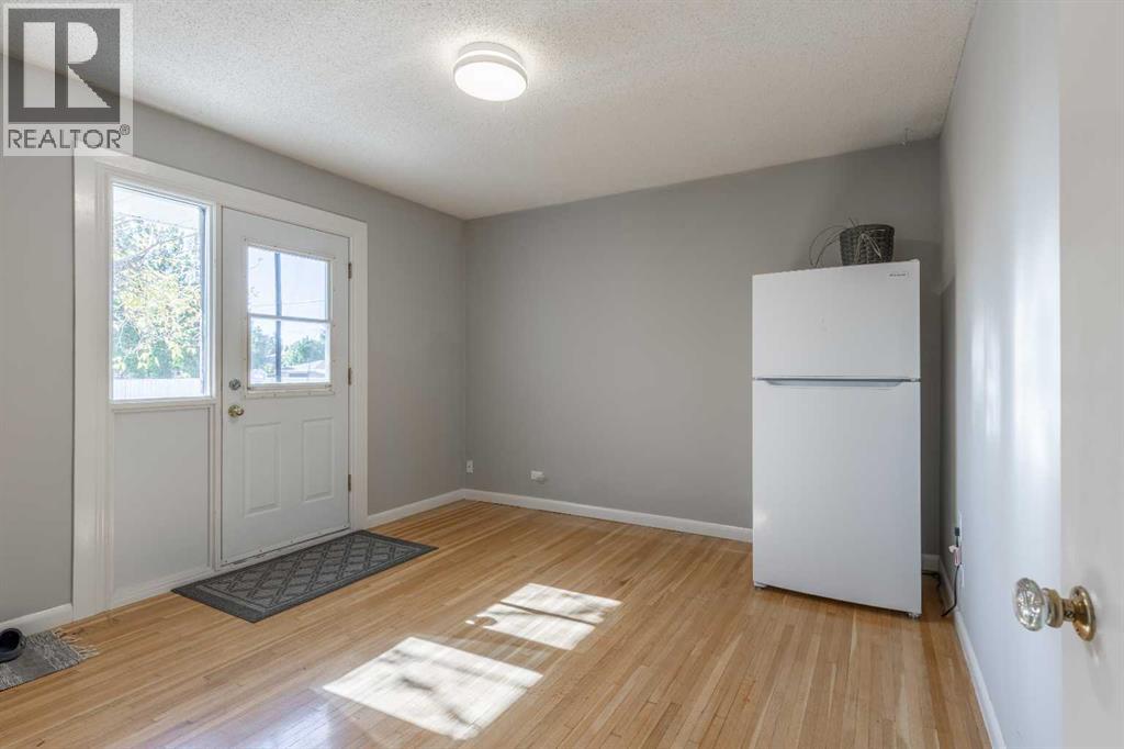 Single Family House Bungalow for Sale in   Avenue S Glendale Lethbridge 