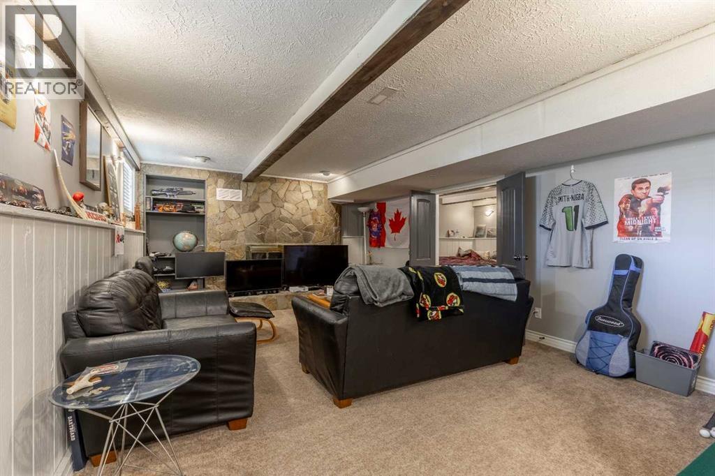 Single Family House Bungalow for Sale in   Avenue S Glendale Lethbridge 