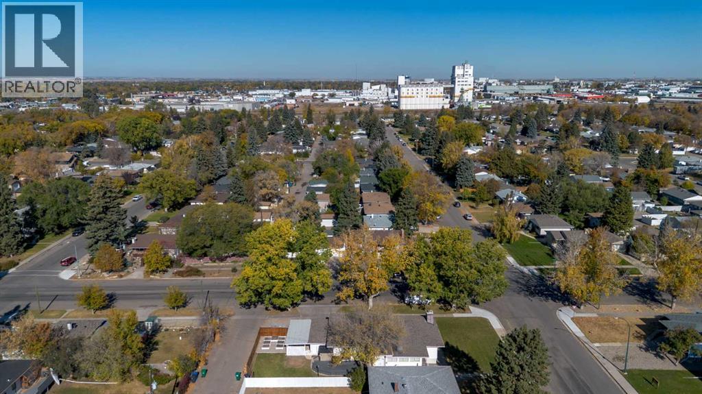 Single Family House Bungalow for Sale in   Avenue S Glendale Lethbridge 