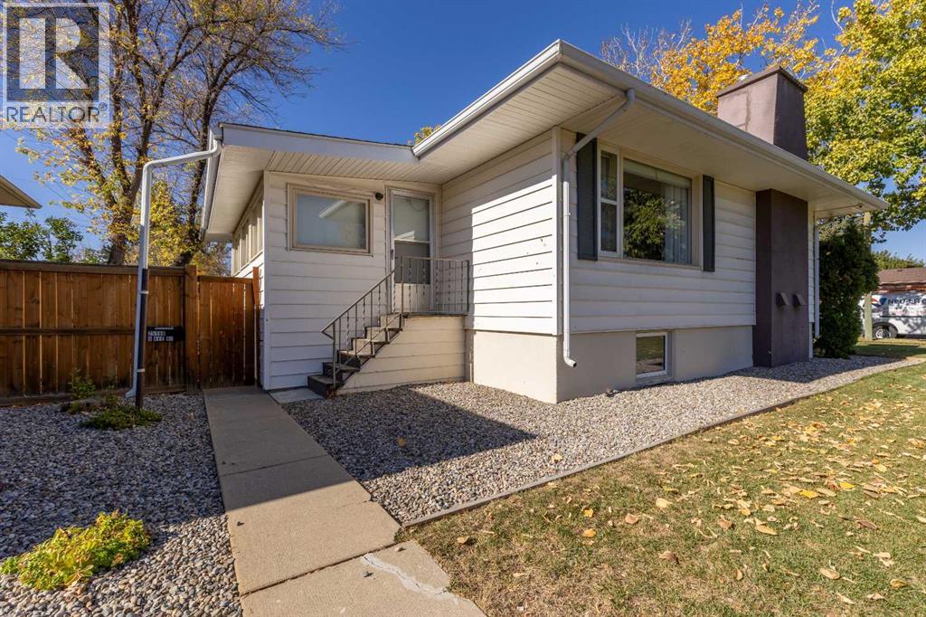 Single Family House Bungalow for Sale in   Avenue S Glendale Lethbridge 