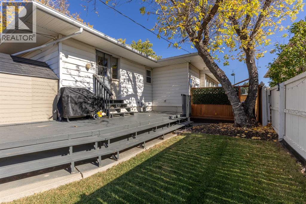 Single Family House Bungalow for Sale in   Avenue S Glendale Lethbridge 