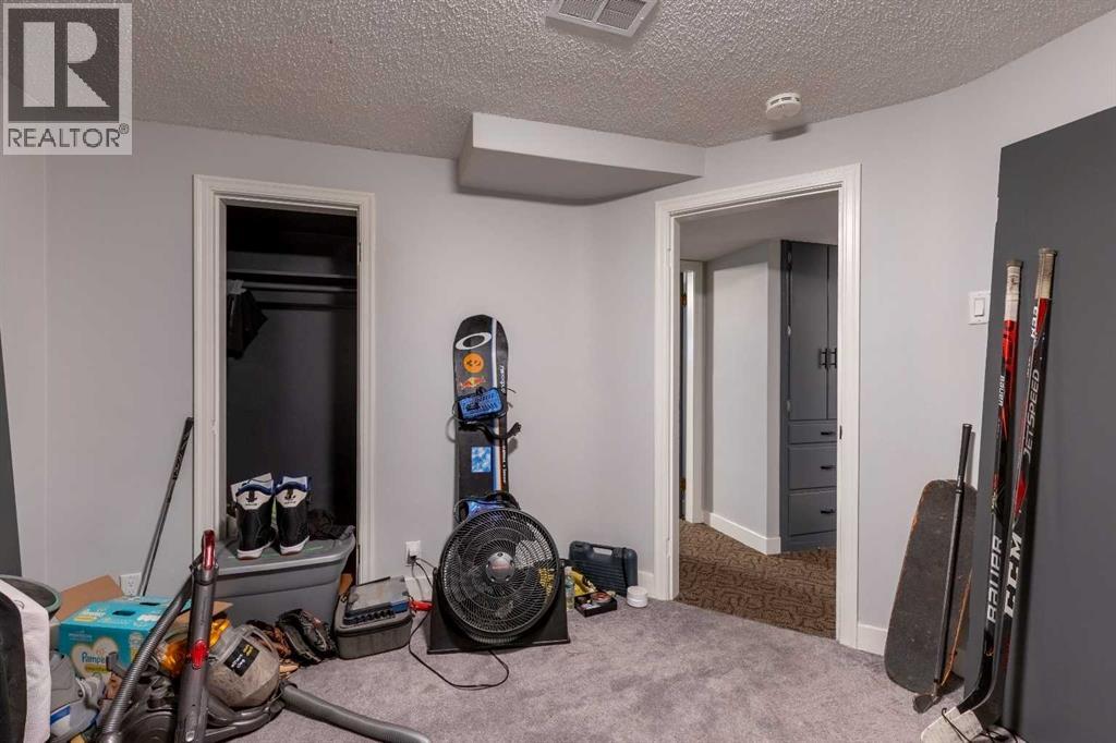 Single Family House Bungalow for Sale in   Avenue S Glendale Lethbridge 