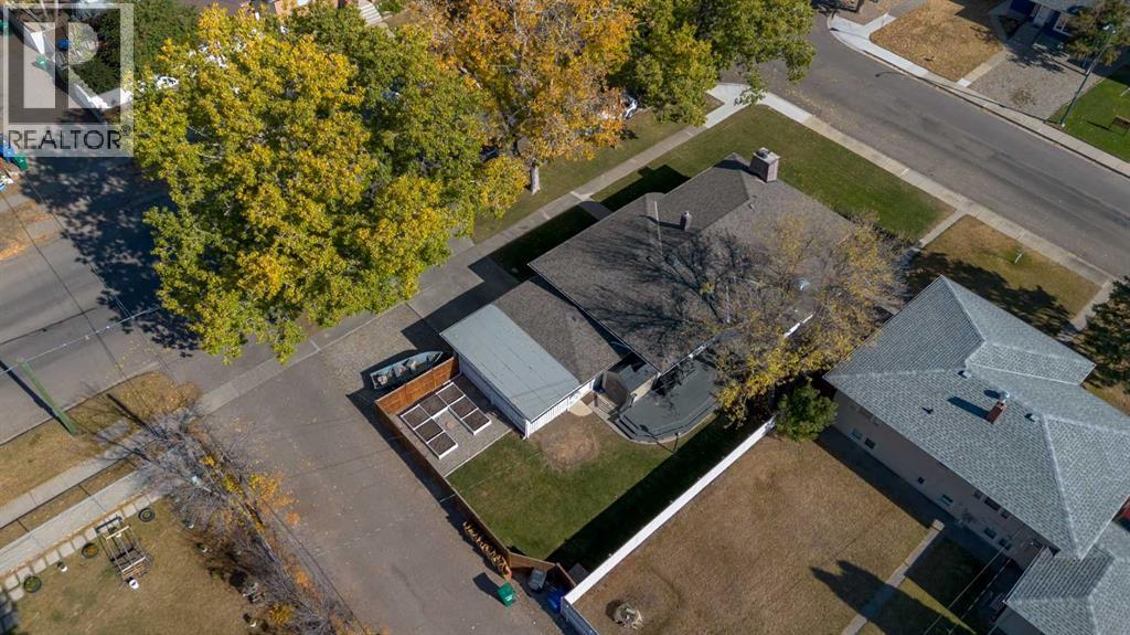 Single Family House Bungalow for Sale in   Avenue S Glendale Lethbridge 