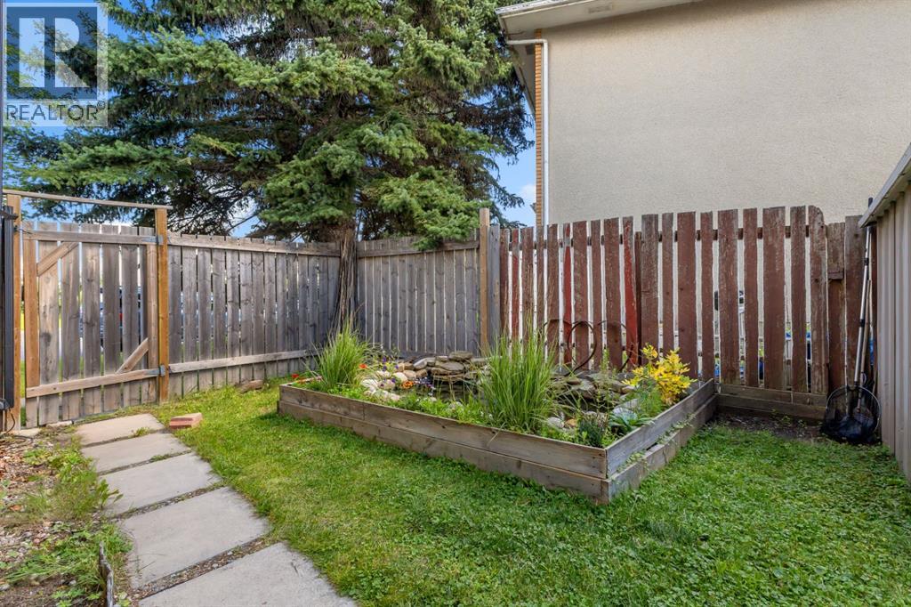 Single Family House for Sale in  Pennsburg Way SE Penbrooke Meadows Calgary 