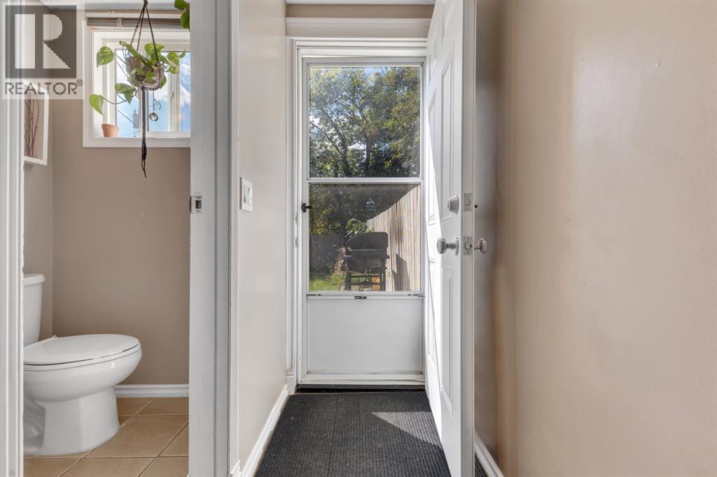 Single Family House for Sale in  Pennsburg Way SE Penbrooke Meadows Calgary 