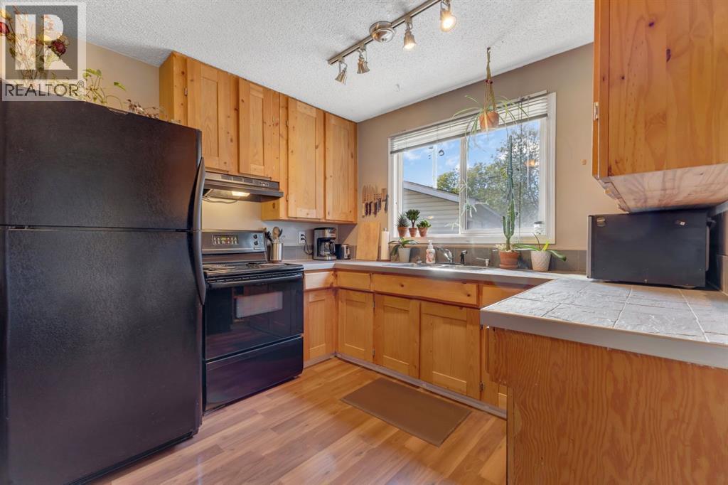 Single Family House for Sale in  Pennsburg Way SE Penbrooke Meadows Calgary 