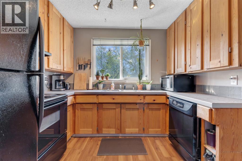 Single Family House for Sale in  Pennsburg Way SE Penbrooke Meadows Calgary 