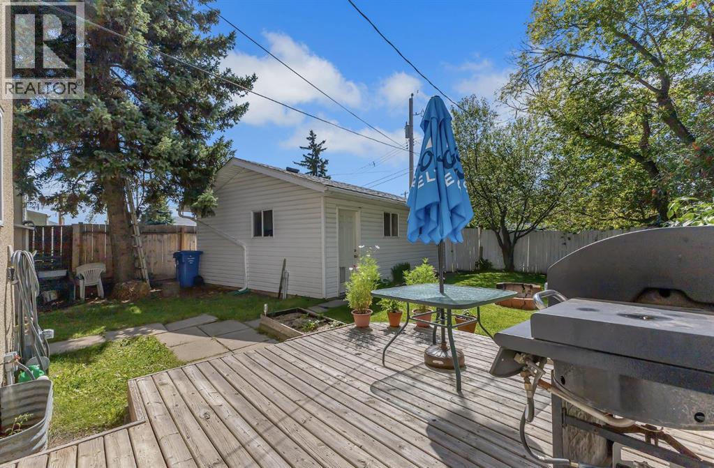 Single Family House for Sale in  Pennsburg Way SE Penbrooke Meadows Calgary 