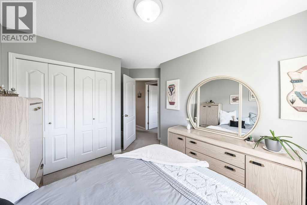 Single Family House for Sale in  Country Hills Gardens NW Country Hills Calgary 