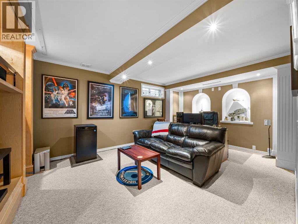 Single Family House for Sale in  Scurfield Drive NW Scenic Acres Calgary 