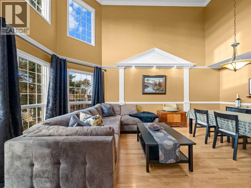 Single Family House for Sale in  Scurfield Drive NW Scenic Acres Calgary 