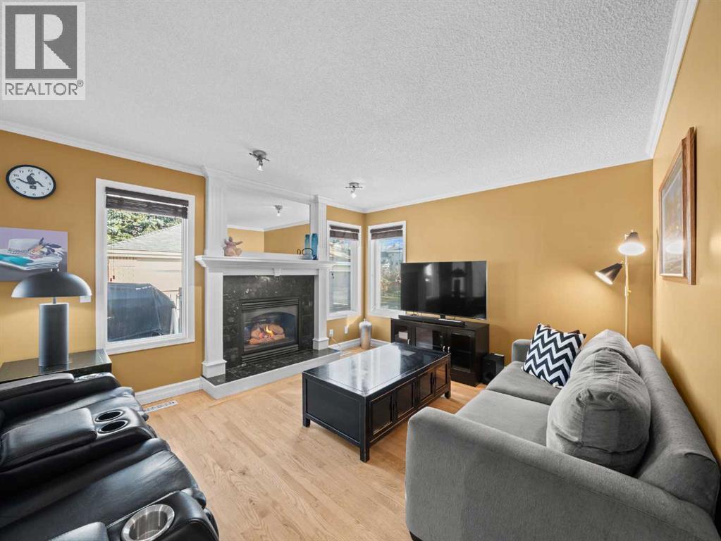 Single Family House for Sale in  Scurfield Drive NW Scenic Acres Calgary 