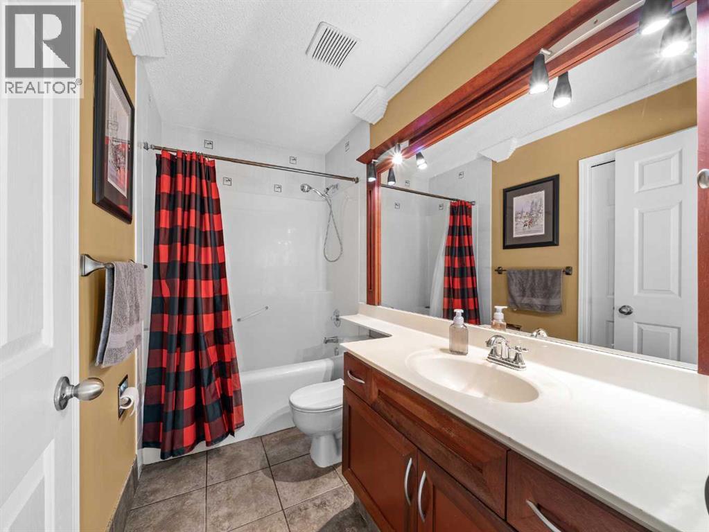 Single Family House for Sale in  Scurfield Drive NW Scenic Acres Calgary 