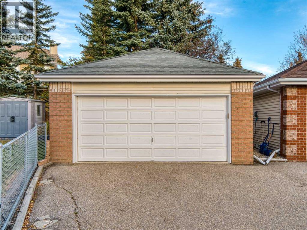 Single Family House for Sale in  Scurfield Drive NW Scenic Acres Calgary 