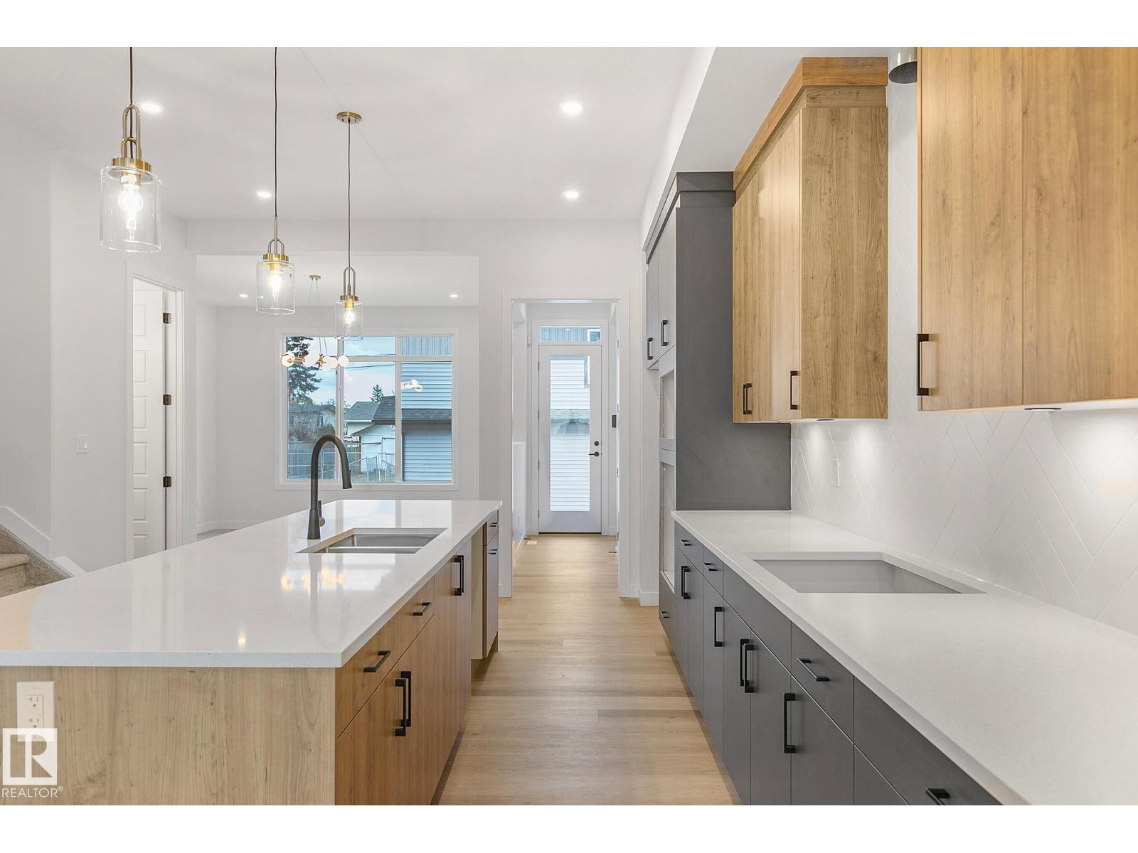 9926 9928 157 ST NW, Edmonton