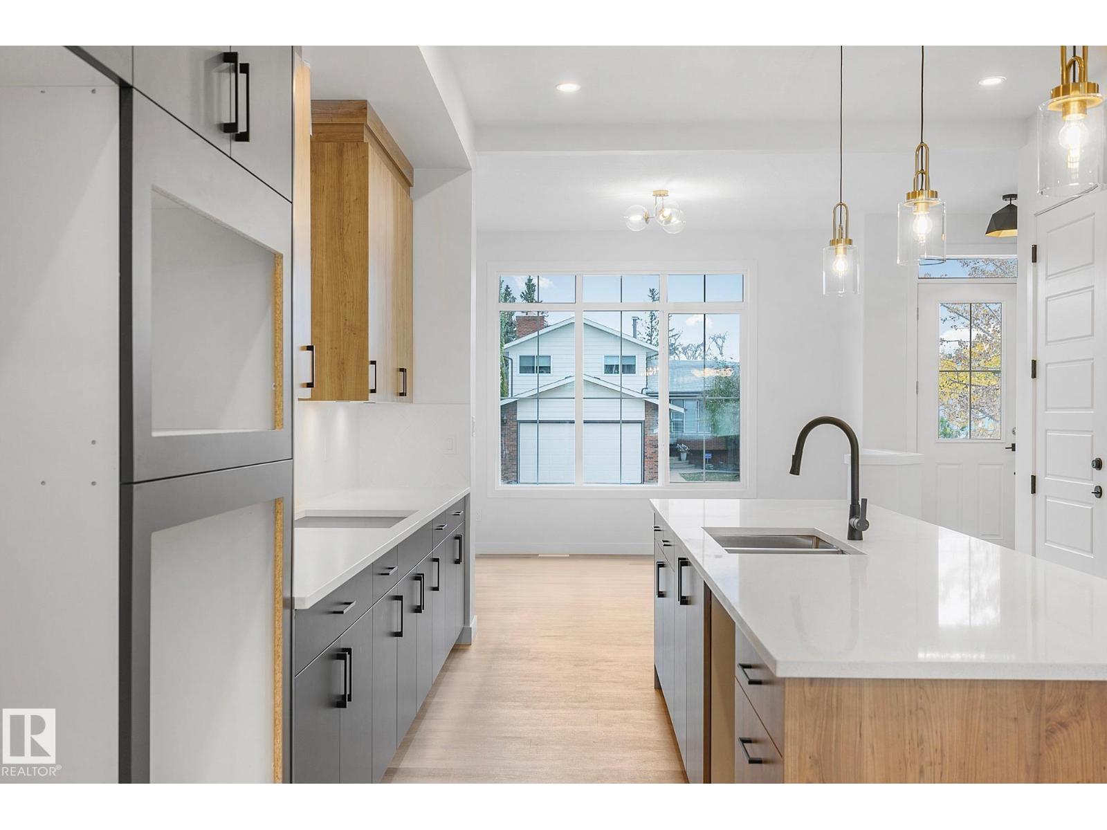 9926 9928 157 ST NW, Edmonton