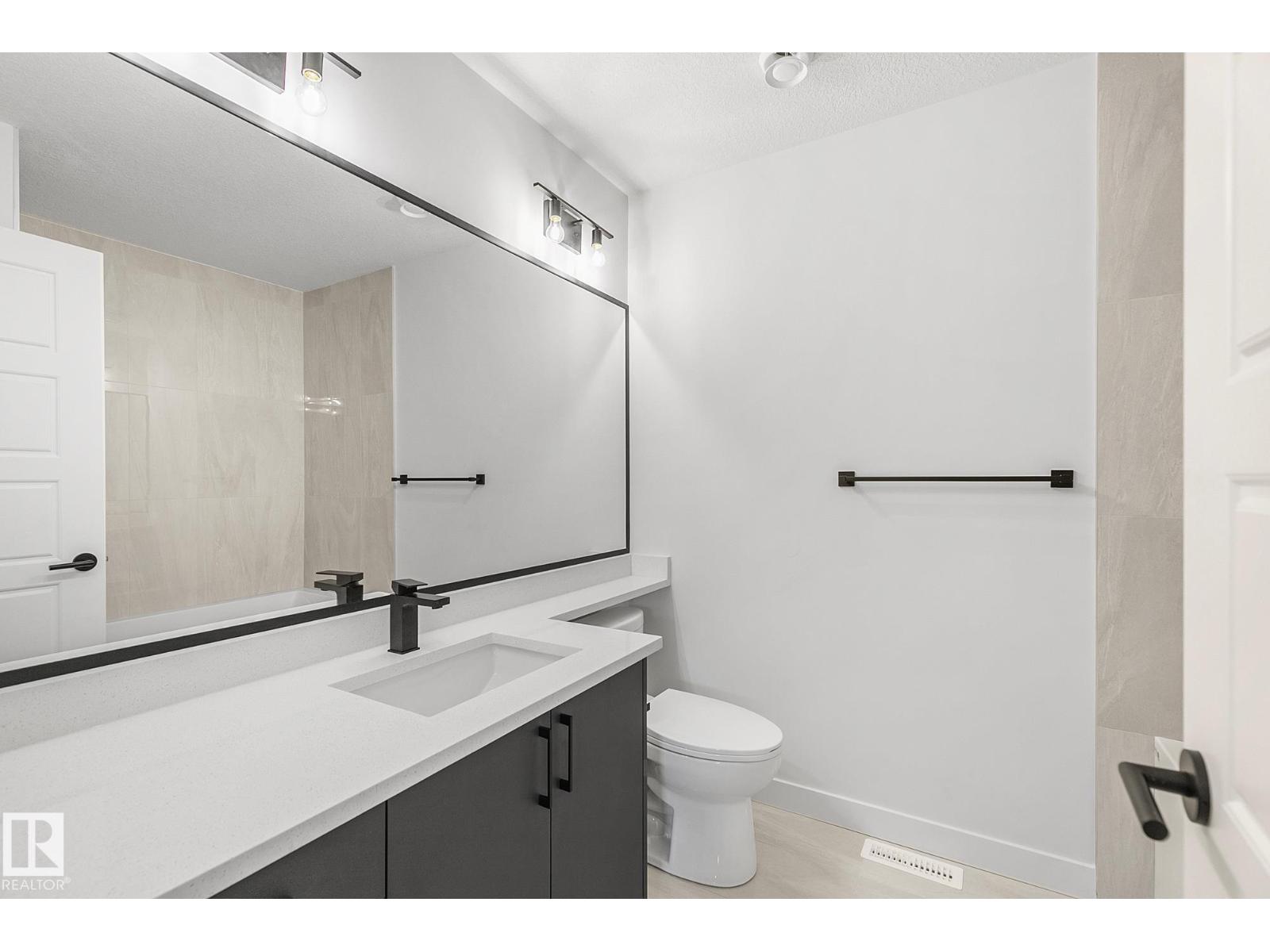 9926 9928 157 ST NW, Edmonton