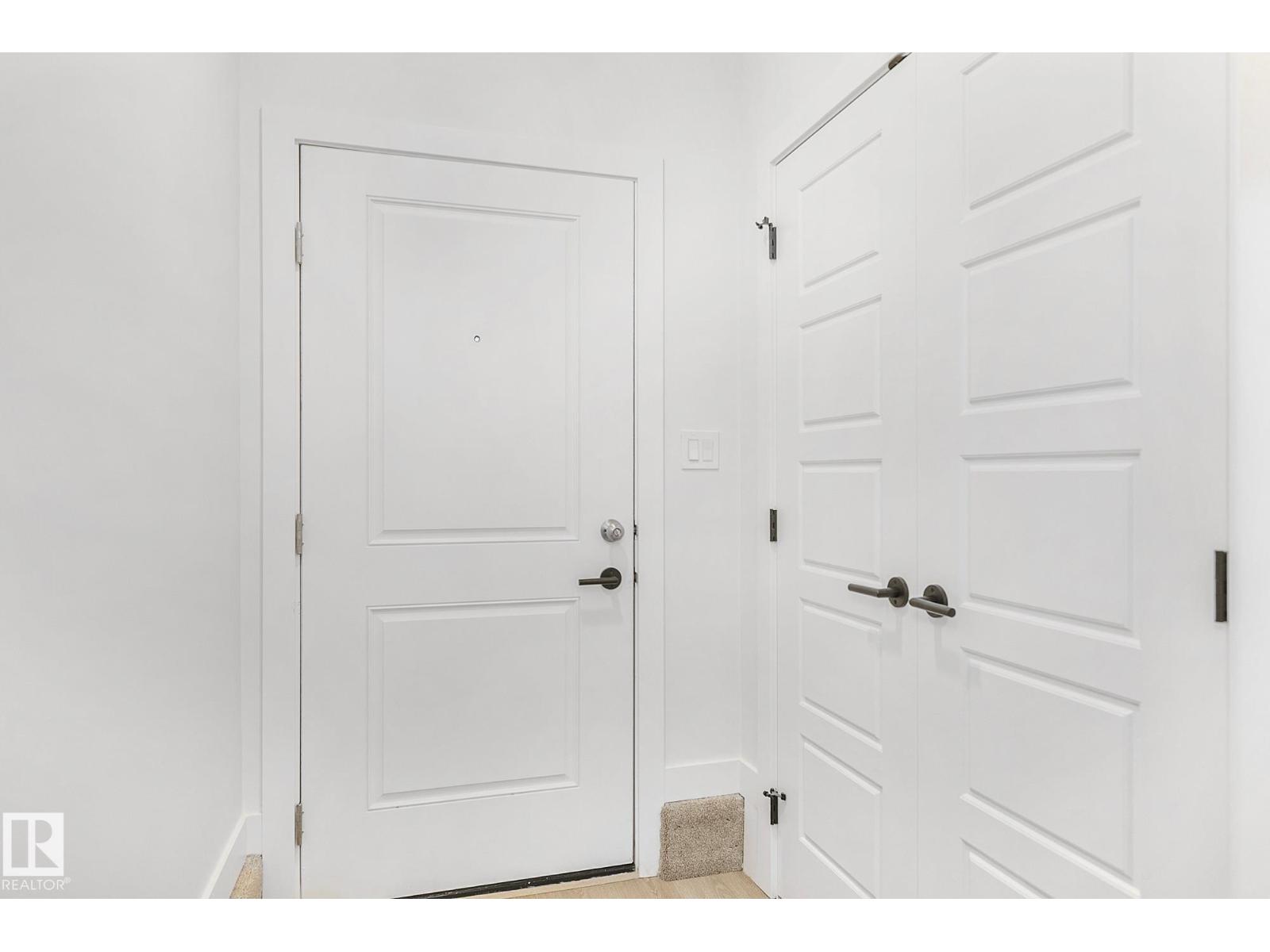 9926 9928 157 ST NW, Edmonton