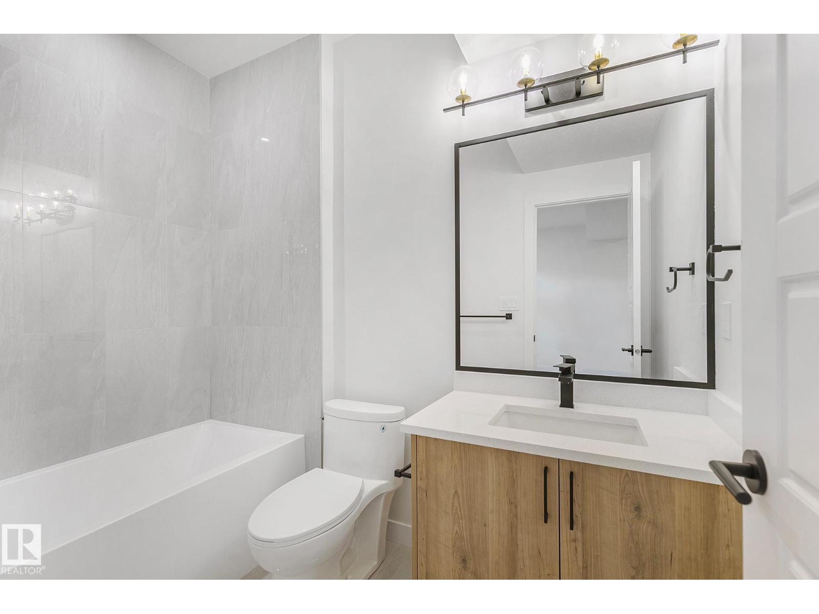 9926 9928 157 ST NW, Edmonton