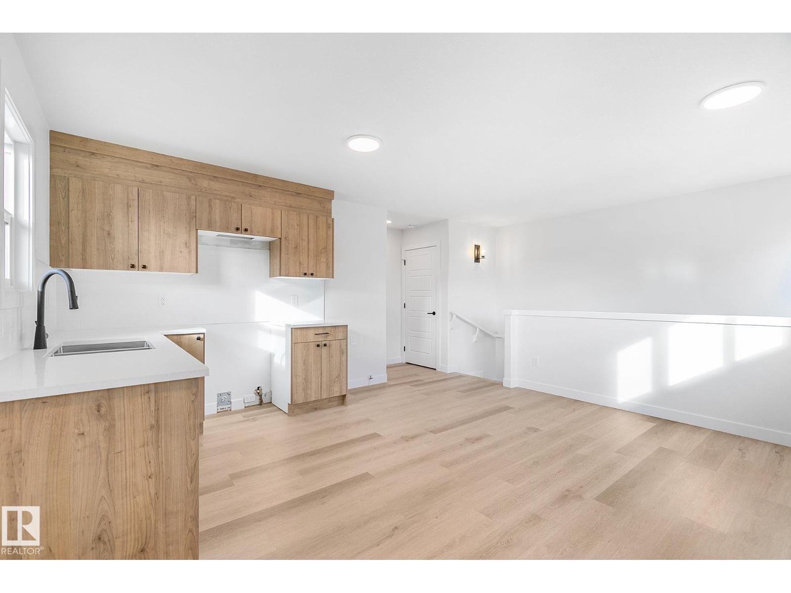 9926 9928 157 ST NW, Edmonton