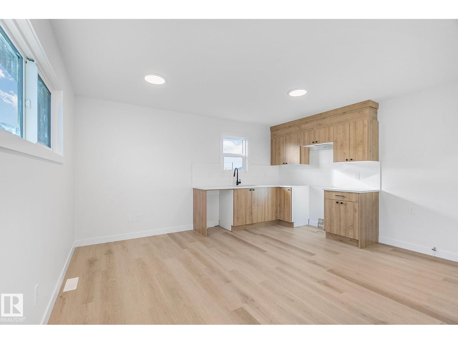 9926 9928 157 ST NW, Edmonton